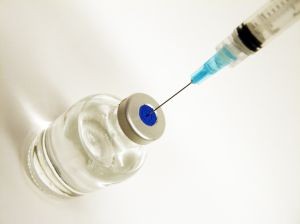 1028452_syringes_and_vial